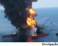 Plataforma de petróleo da BP que explodiu e afundou