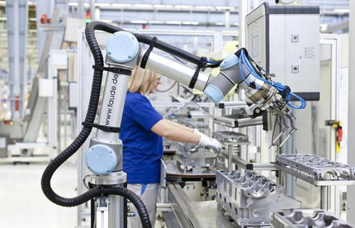 Por que os robôs colaborativos estão revolucionando a indústria? - Imagem: Reprodução